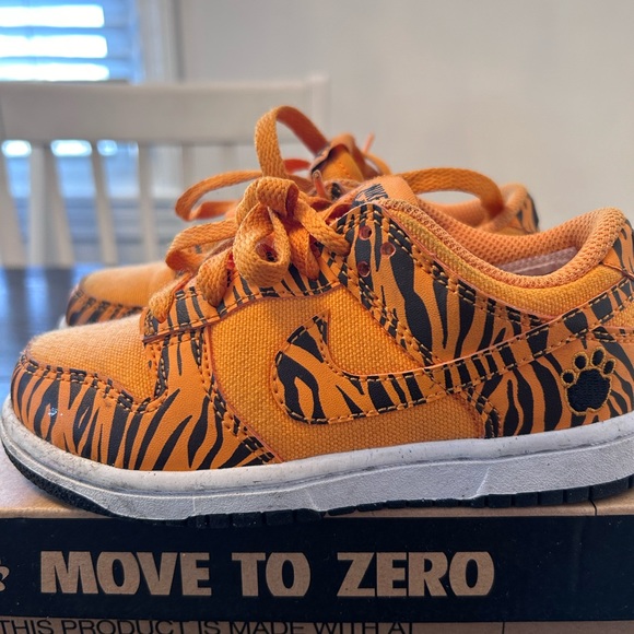 Kids Nike Dunk Low - Picture 4 of 4